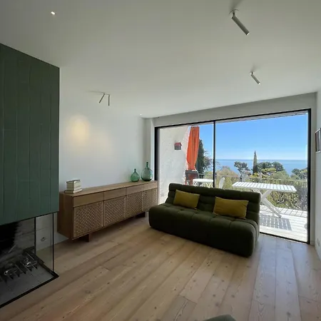 Bellavista Apartment *