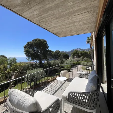 Bellavista Apartment *
